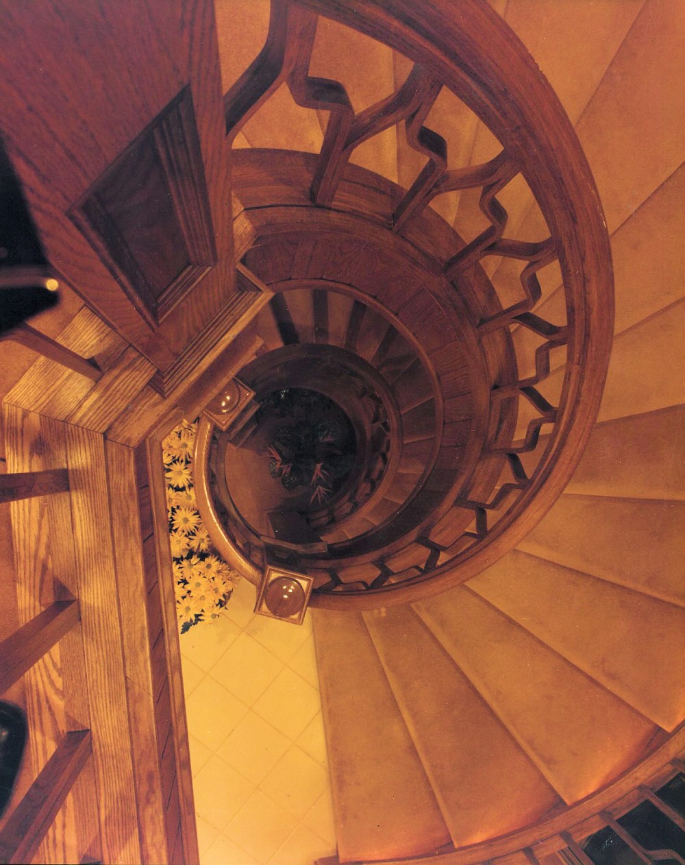 Coventry 1983 - spiral staircase - Bernard Custom Homes - Street of Dreams.
